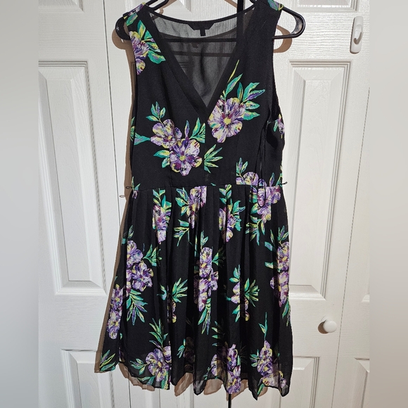 Floral Black Dress Pleated Skirt Sheer Back Zipup | George Size Medium - Picture 3 of 6